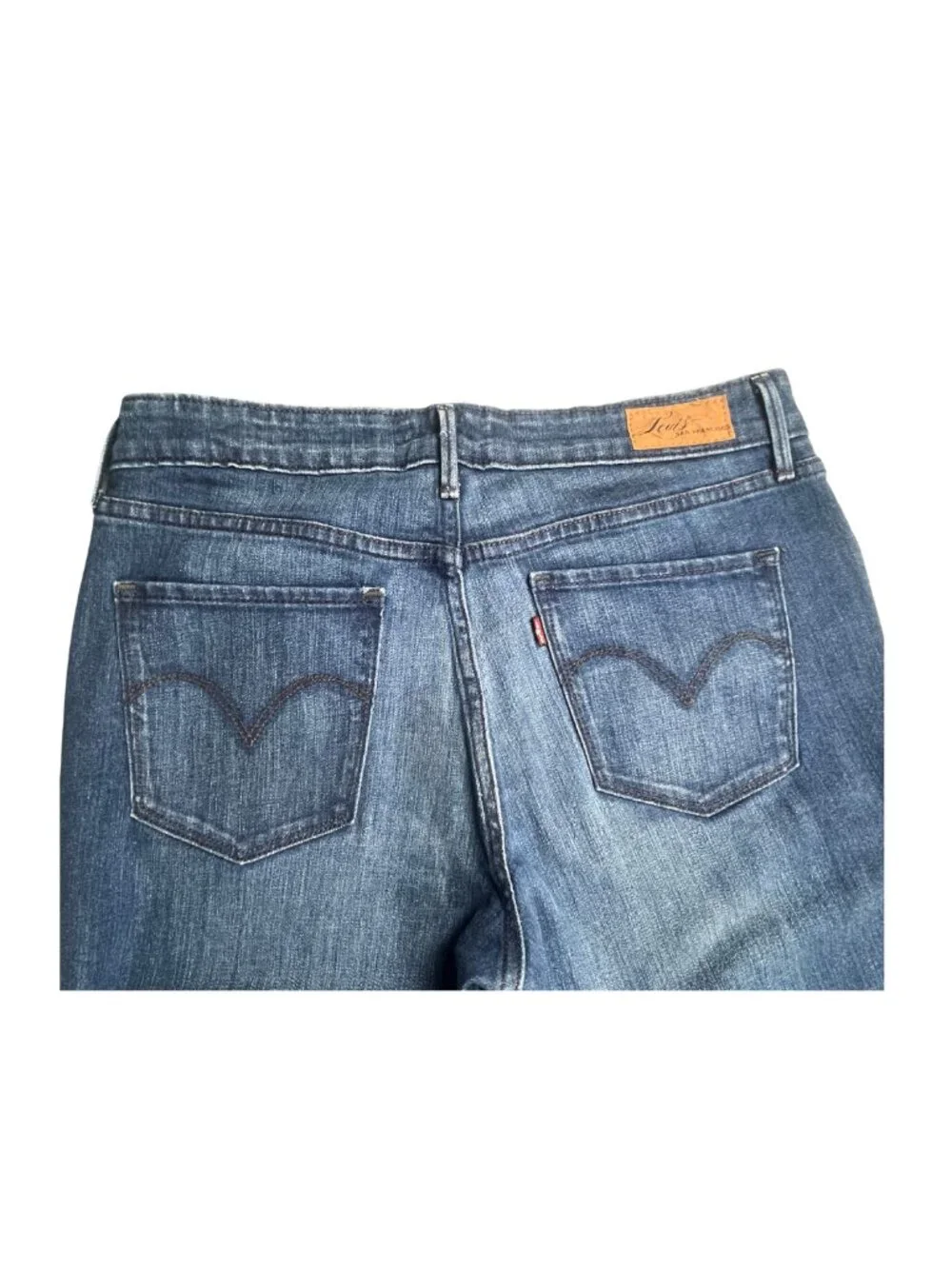Levi's Demi Curve Classic Bootcut Jeans Medium Wash Denim Size 30 / 10